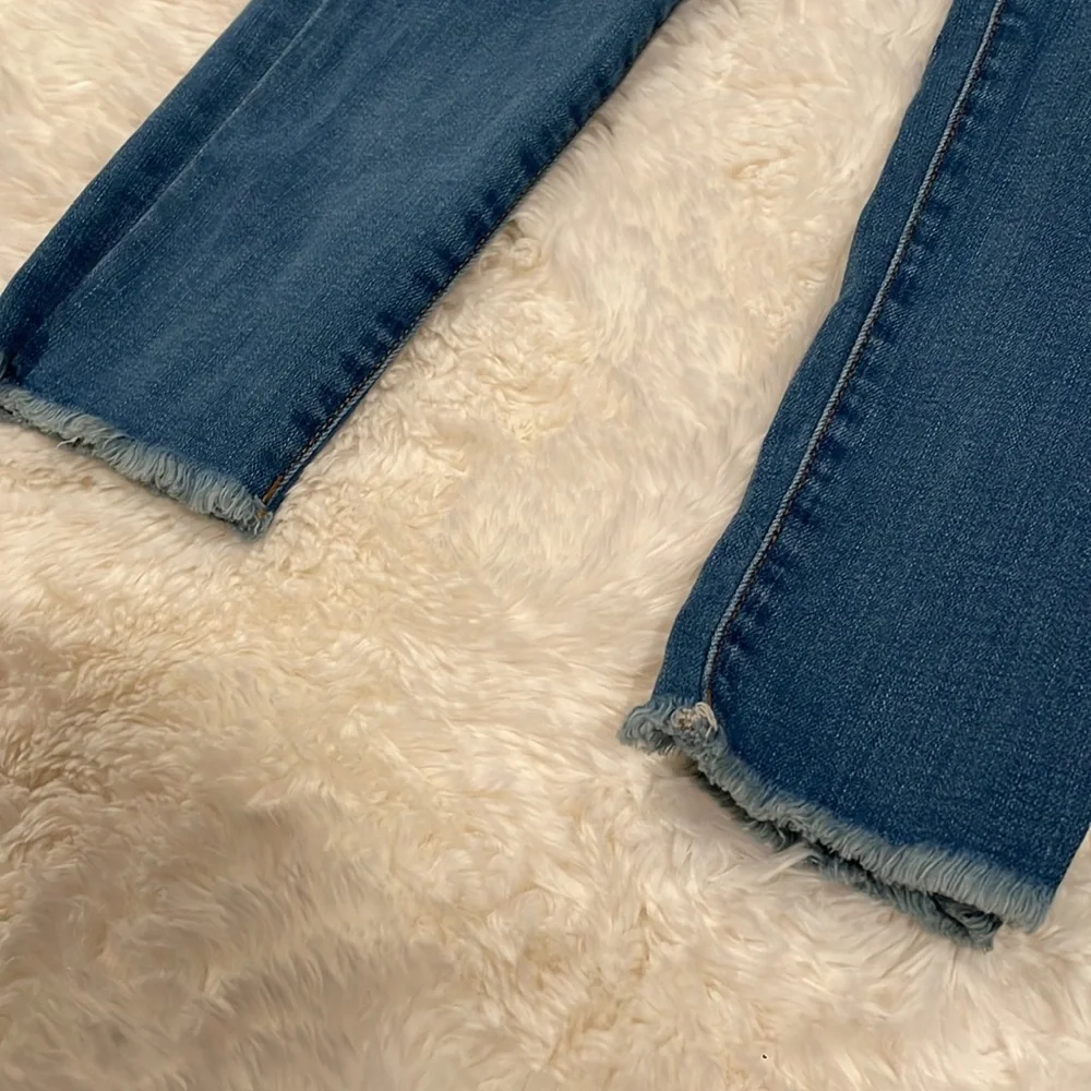 American Eagle Super Stretch Hi Rise Ripped Jegging 8 Short - Picture 4 of 5